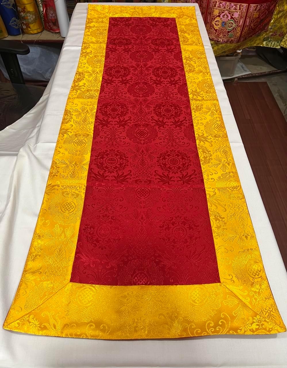 Tibetan Buddhist Traditional Endless Knot and Flower Design