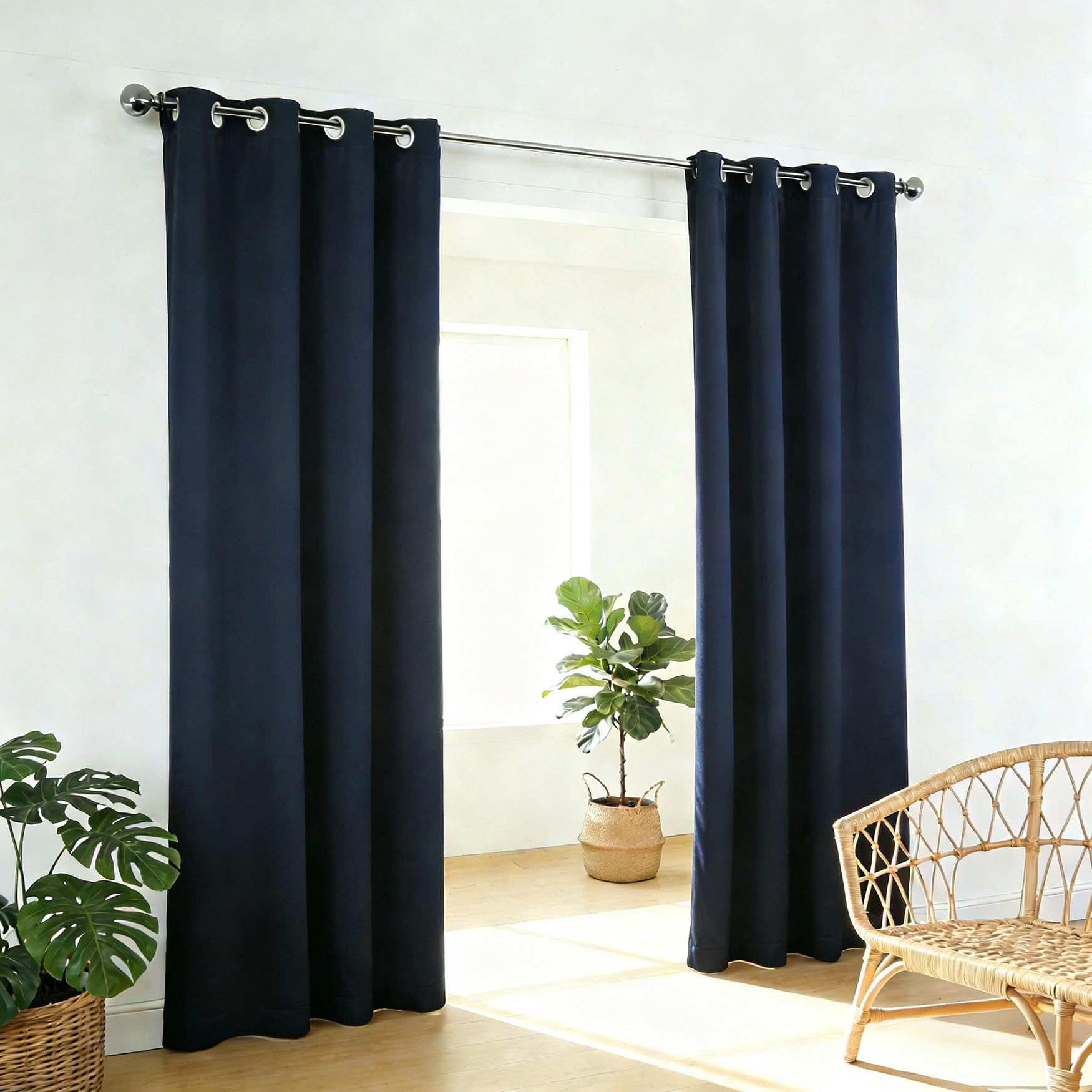 Rideau bleu foncé à oeillets créez une ambiance cosy dans le salon