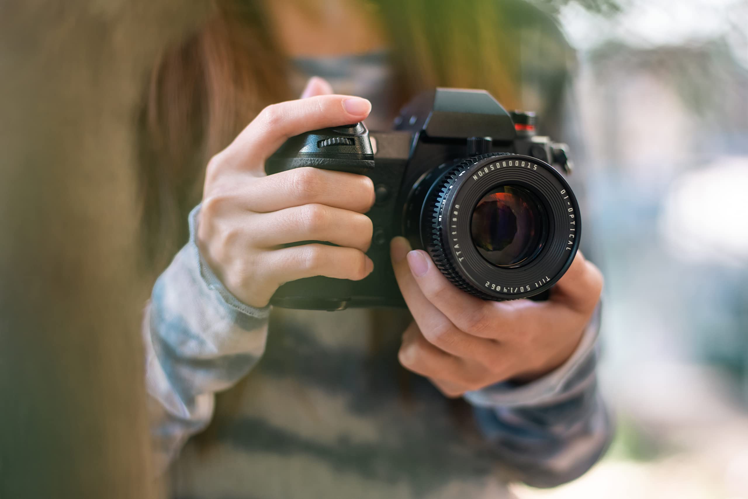 TTArtisan Objectif inclinable 50 mm f1.4 Plein Cadre Manuel Grande Ouverture Compatible avec Appareil Photo Sony E Mount sans Miroir A7 A7II A7III A7R A7RII A7RIII A7RIV A7S A7SII A7SIII A7C A9