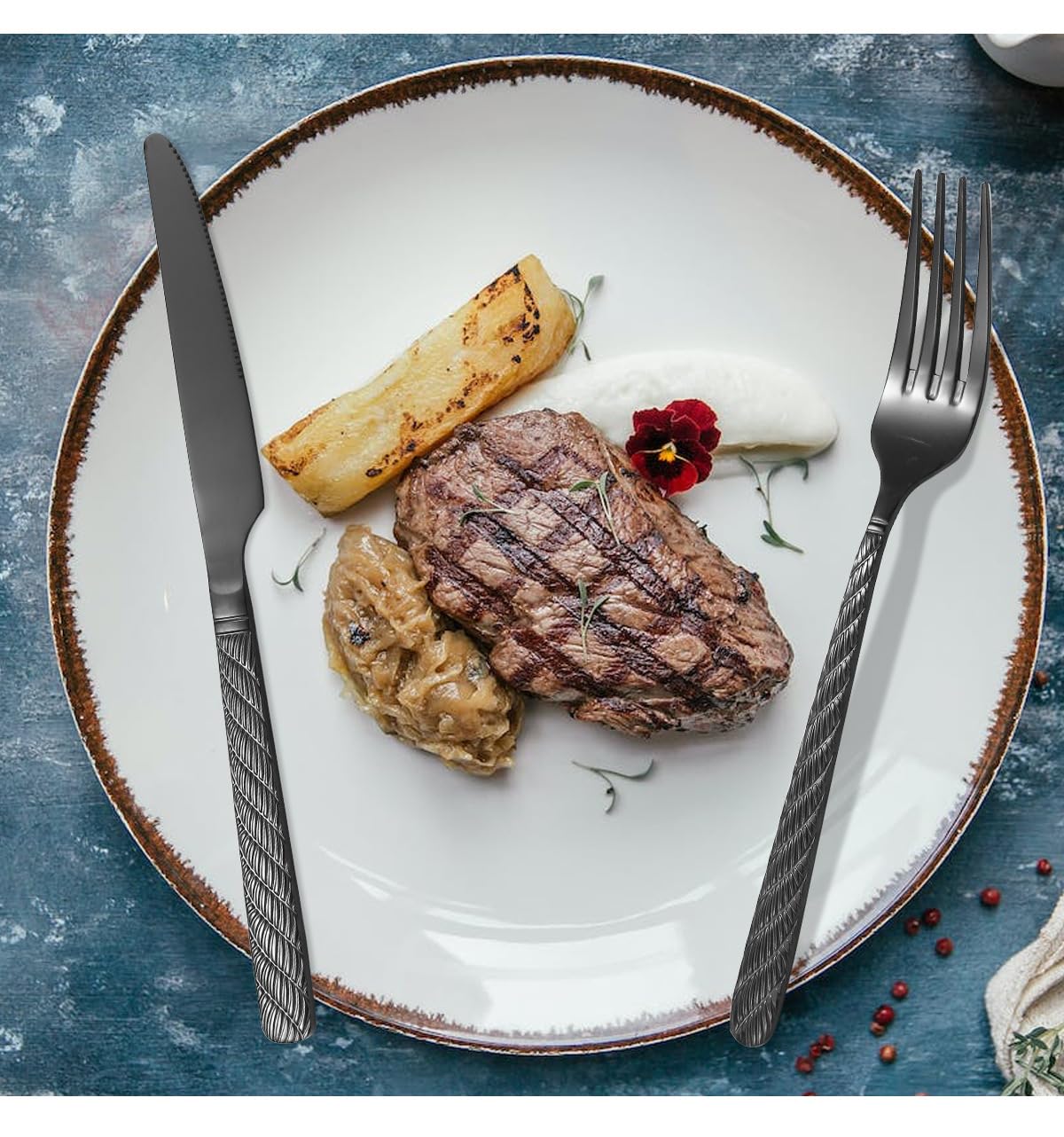 Ce Service de Couverts, composé de 5/20/30/40/50/60 pièces en Acier Inoxydable avec Manches torsadés, Comprend Un Couteau à Steak, Une Fourchette et Une cuillère. Idéal pour Les hôtels et re