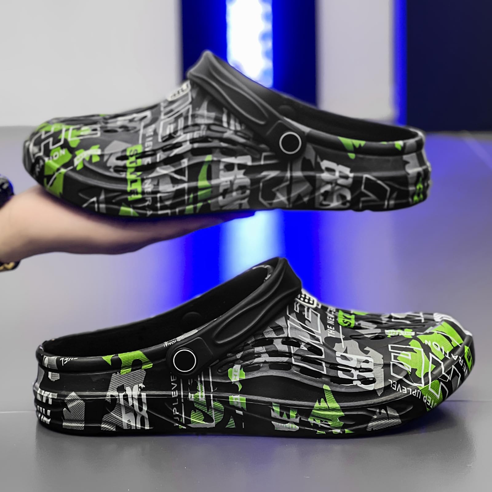 CYian Zuecos clásicos para hombre y mujer, ligeros, mullidos, sandalias de playa, zuecos de jardín, Verde Negro, 10 Women/8 Men