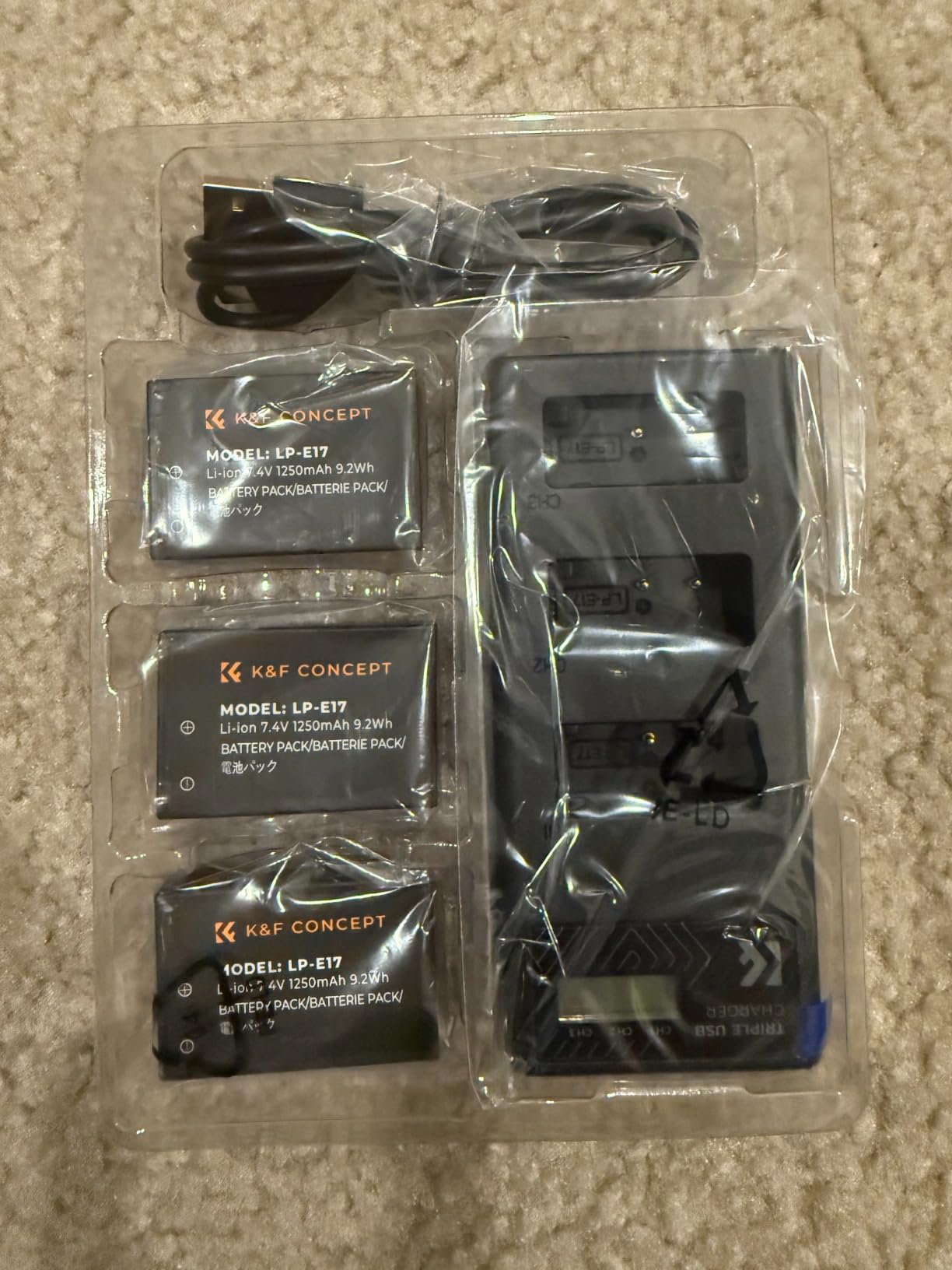 K&F Concept Kit 3 Batterie LP-E17 1250mAh + Caricatore LCD 3 Slot Per Canon EOS RP, R10, R8, R50, Rebel T8i, T7i, T6i, SL2, SL3, 77D, M3, M5, M6