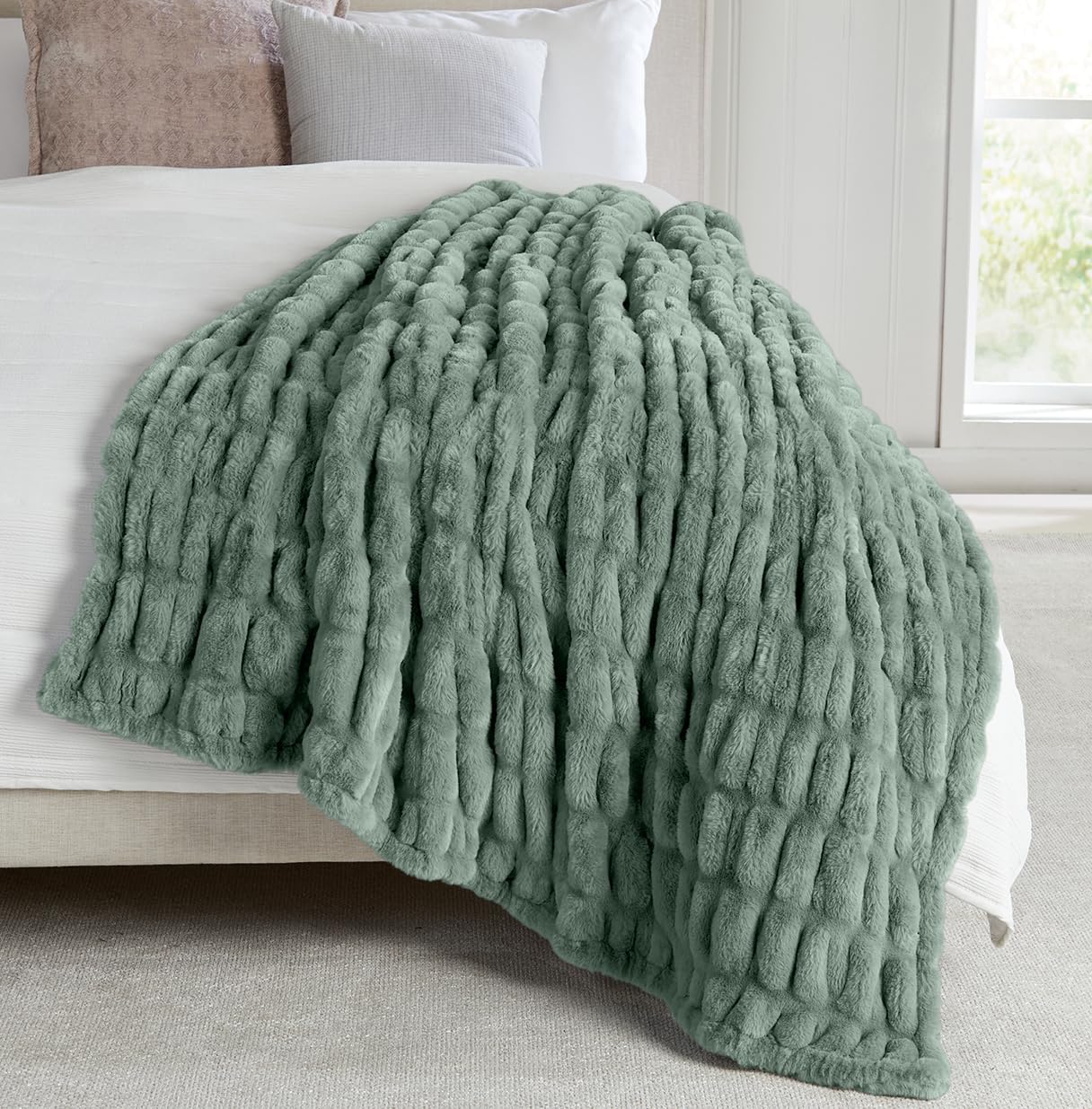 Springtree Home | Luxury Plush Throw Blanket | Green Throw Blanket | Ultra Soft Stretch Plush Throw for Couch, Sofa & Bed | Warm Thick Cozy Blanket, All-Season Comfort | 50" x 60" - Lily Pad