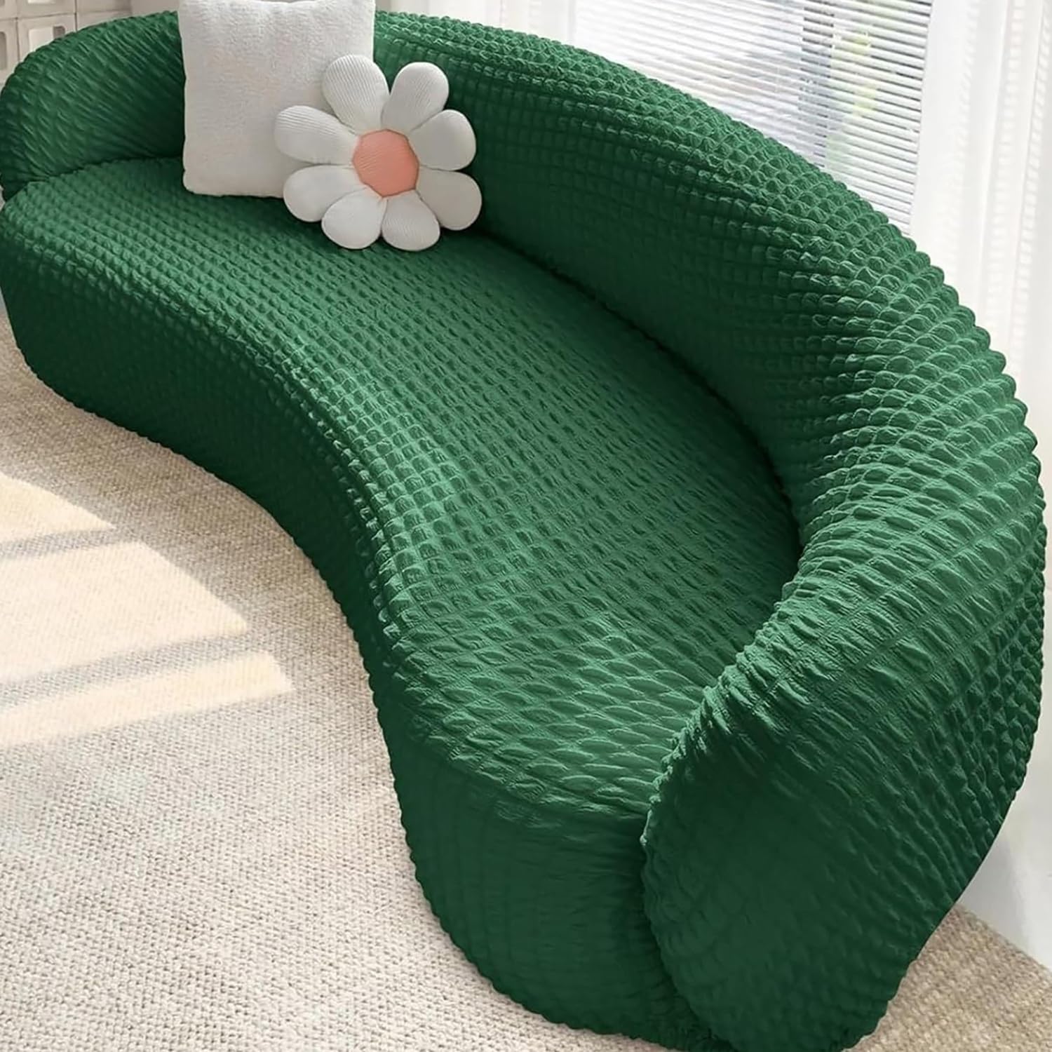 Housse de canapé incurvée extensible pour un salon chaleureux et protégé