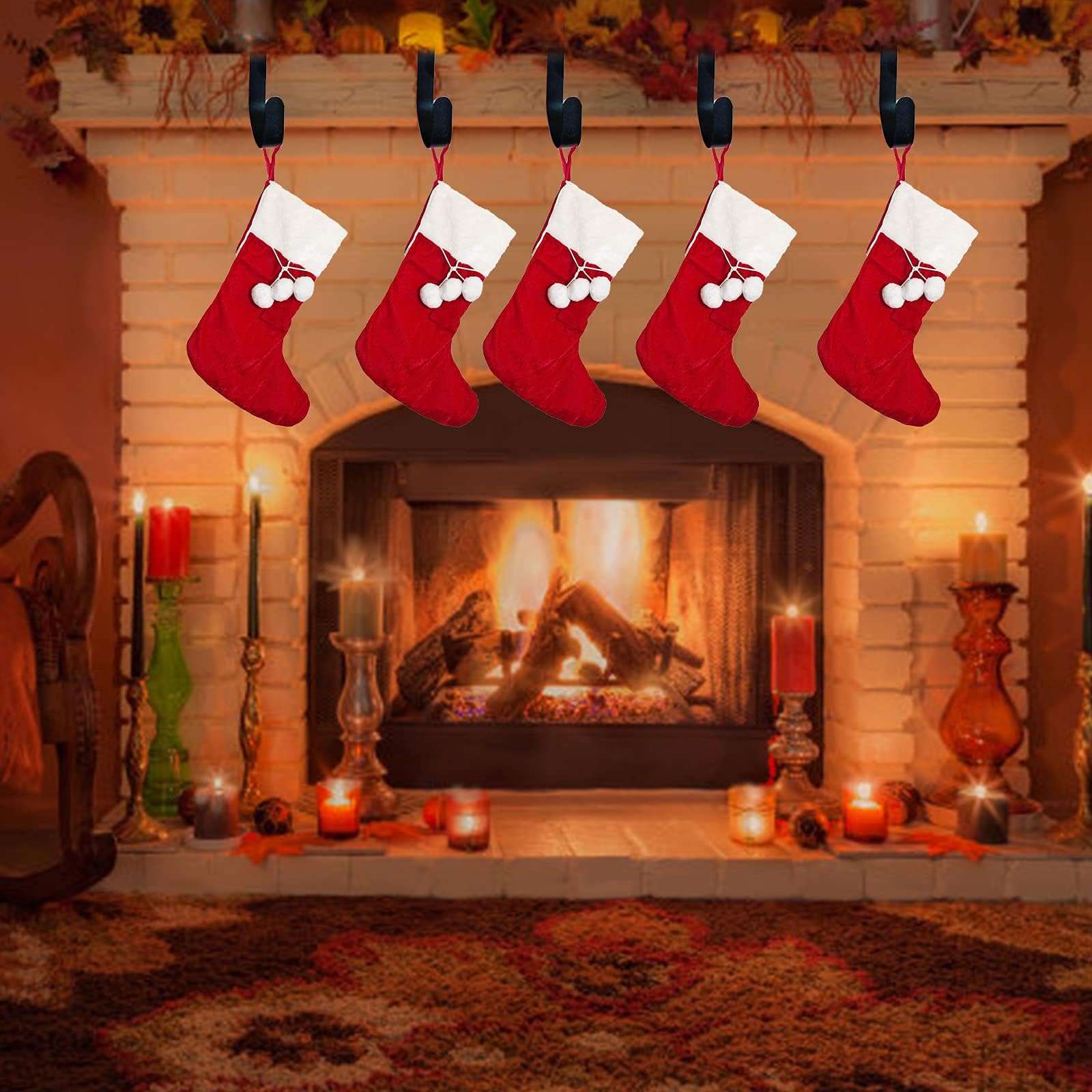 Runmeihe Confezione da 4 ganci per calze di Natale per camino, ganci in metallo per appendere calze di Natale, supporto per calze di Natale per decorazioni natalizie (nero)