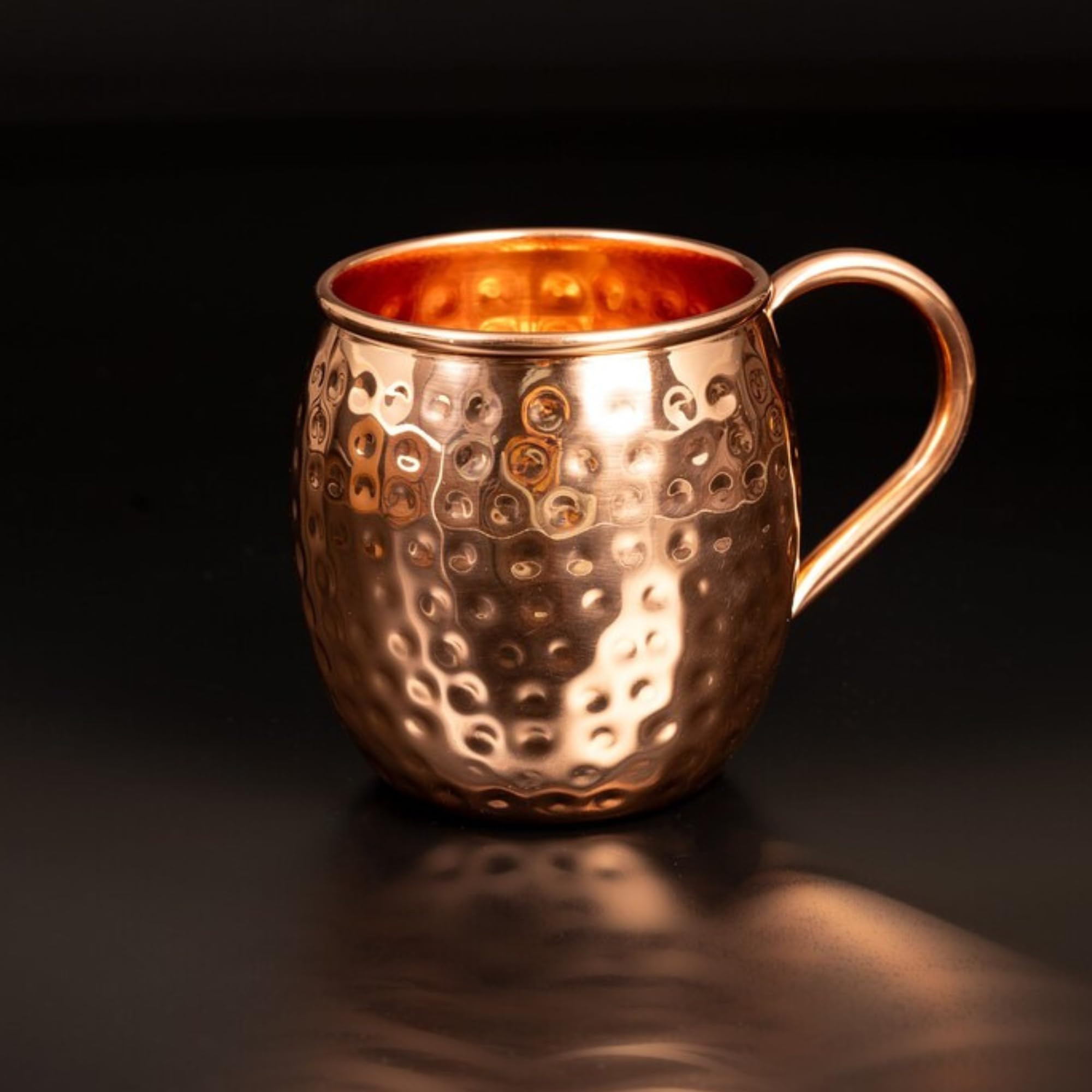 Specter & Cup Lion - Premium Moscow Mule Kupferbecher-Set 500ml, 4er-Set + Zubehör, Verpackt in Edlen Schwarzen Premiumbox, 100% Handgefertigte Becher