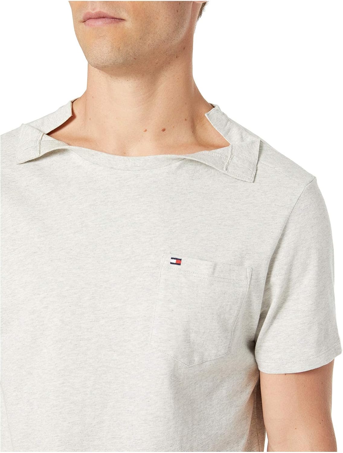 Tommy Hilfiger Men's Adaptive Pocket T Shirt With Magnetic-buttons at Shoulders - Image 5