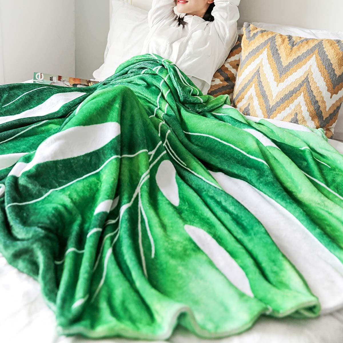 Amazon.com: Sleepwish Monstera Leaf Blanket 50"x60" Green Leaf Shaped  Blanket Large Tropical Leaf Flannel Fleece Blanket 3D Giant Leaf Bed Blanket  Plant Throw Decorative for Couch Sofa Bed : Home & Kitchen