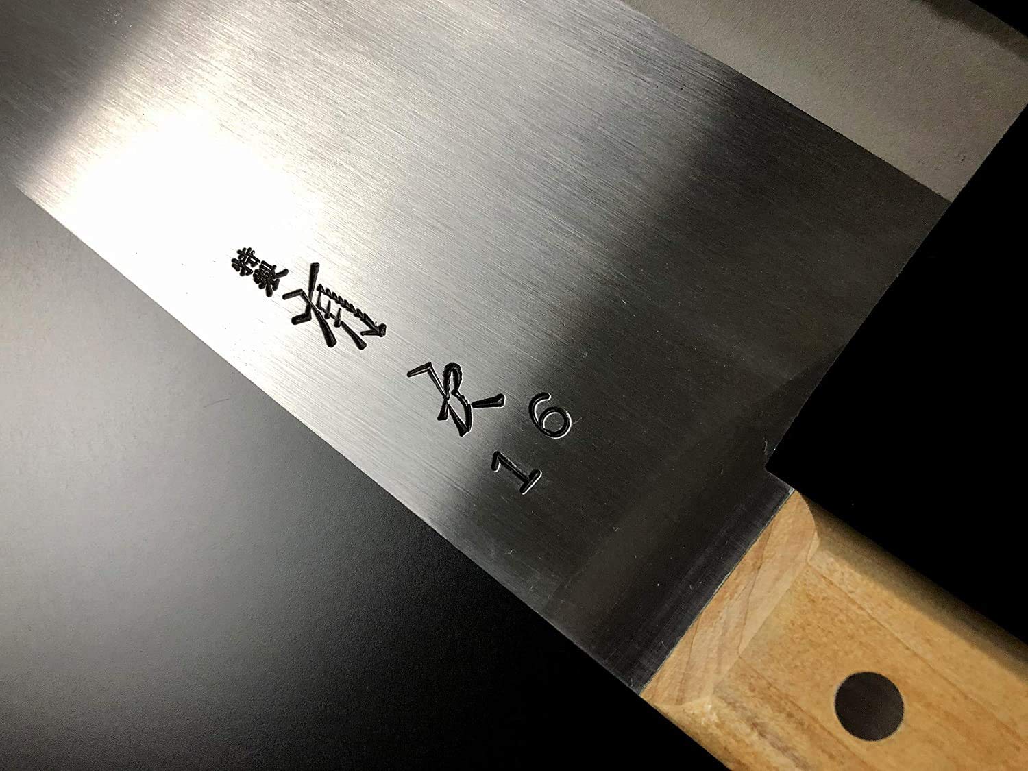 Amazon.co.jp: 有次 包丁 中華包丁 180 mm 白鋼2 築地 ARITSUGU 柄 名