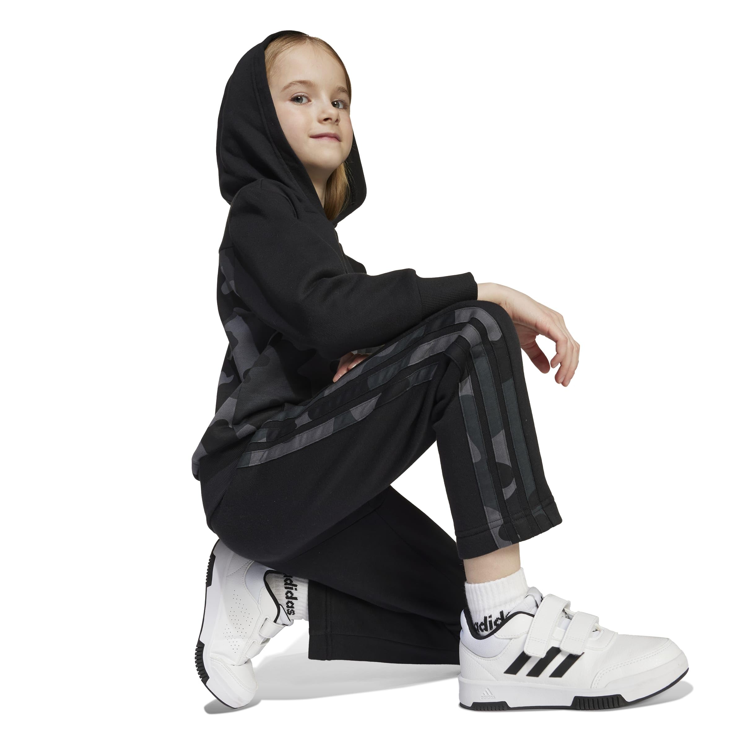 adidas Unisex Kids Seasonal Essentials Camo Fleece Jogginganzug Kleinkinder