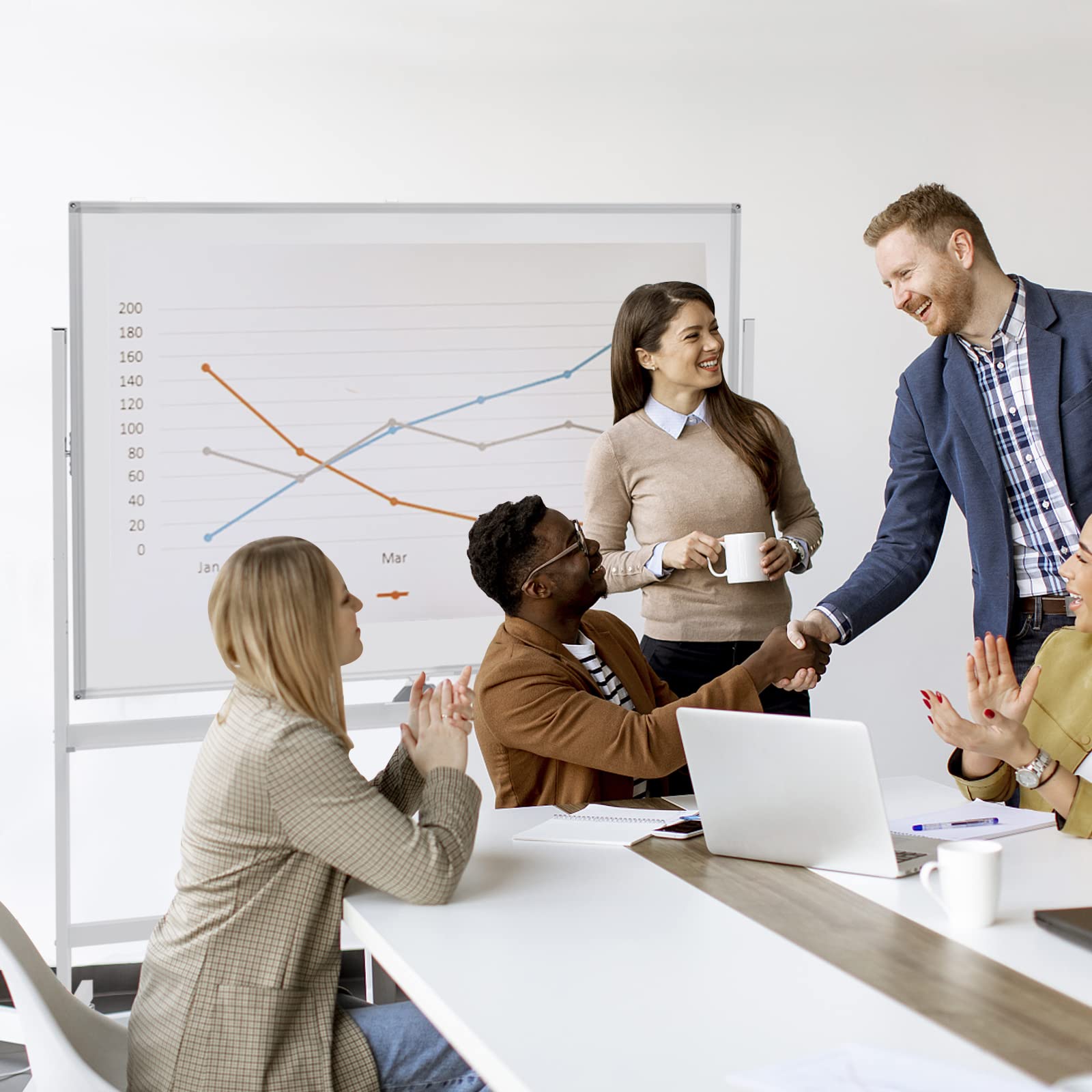 GIANTEX Mobiles Whiteboard mit Ständer, 120 x 90 cm Doppelseitige Magnettafel 160/180 cm höhenverstellbar & 360° drehbar, Magnetisch mit Stiftablage, für Schule, Zuhause & Büro (Weiß)