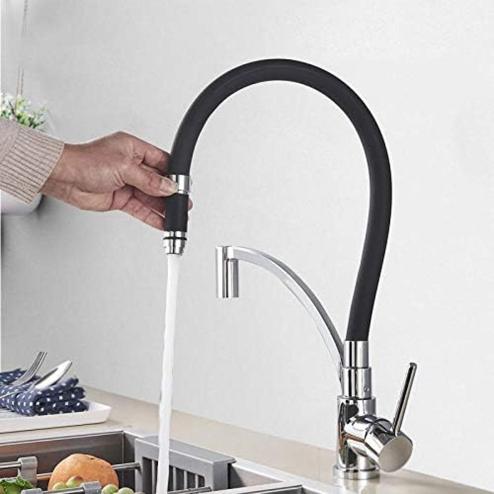 Faltbarer & Drehbarer Wasserhahn 360° – Matt Schwarz, Für Küche & Bad, Platzsparend