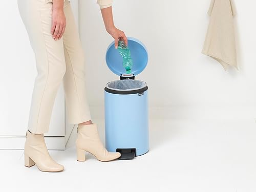 Miniatura 7 de Brabantia New Icon Step - Bote de basura (3.2 galonesazul de ensueño) con cierre suave, cubo extraíble