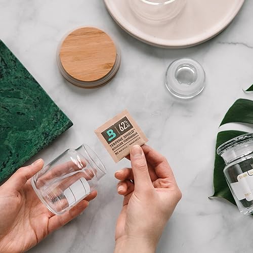 Vista 8 de Boveda 62% Two-Way Humidity Control Packs For Storing ½ oz – Size 4 – 10 Pack – Moisture Absorbers for Small Storage Containers – Humidifier Packs