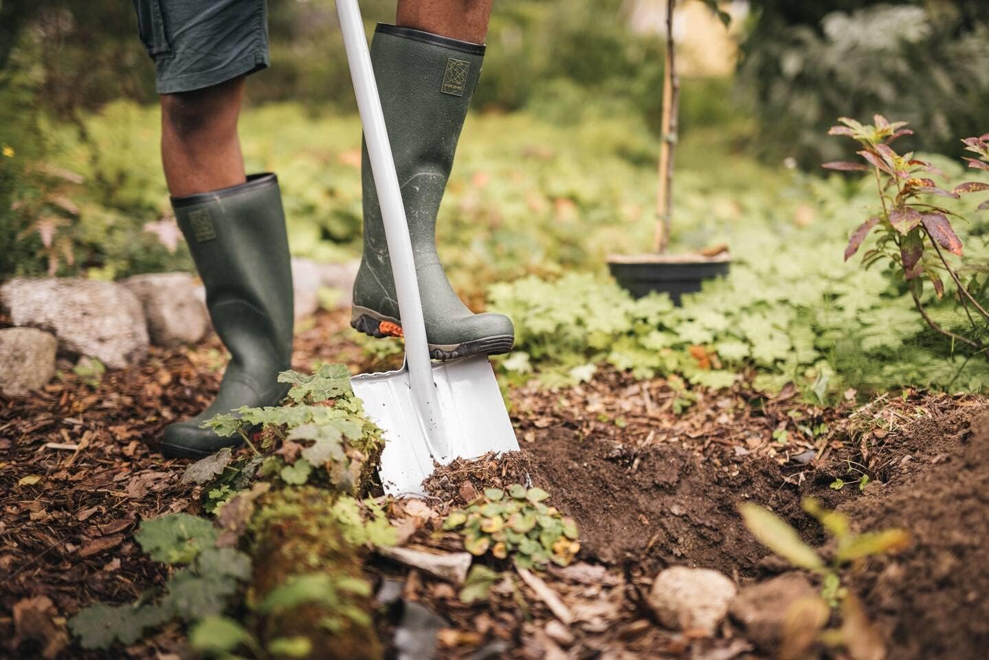 Fiskars telescopic shovel for heavy, rocky soils, pointed, length: 111 - 130 cm, reinforced boron steel blade, black/orange, Xact, 1066732