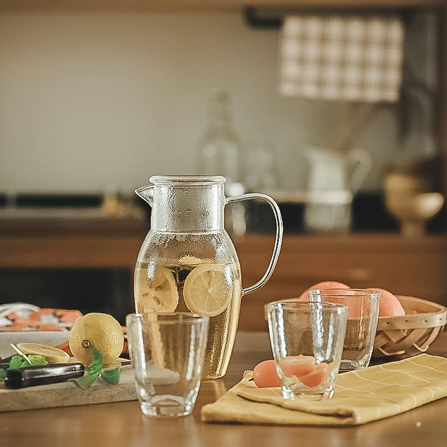 Wasserkaraffe 1,5-l-Wasserkrug, Kaltwasserflasche mit Verbrühschutzgriff, hochtemperaturbeständiger gehämmerter Krug, kalte Teekanne aus Glas für Kaffee/Saft Getränkespender