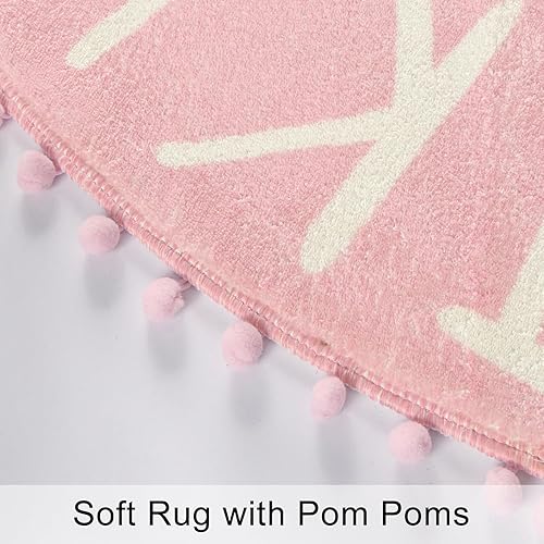 Miniatura 6 de Alfombra redonda rosa para dormitorio de niñas, 47 x 47 pulgadas, alfombra lavable ABC para guardería, alfombras para niños pequeños con pompones y