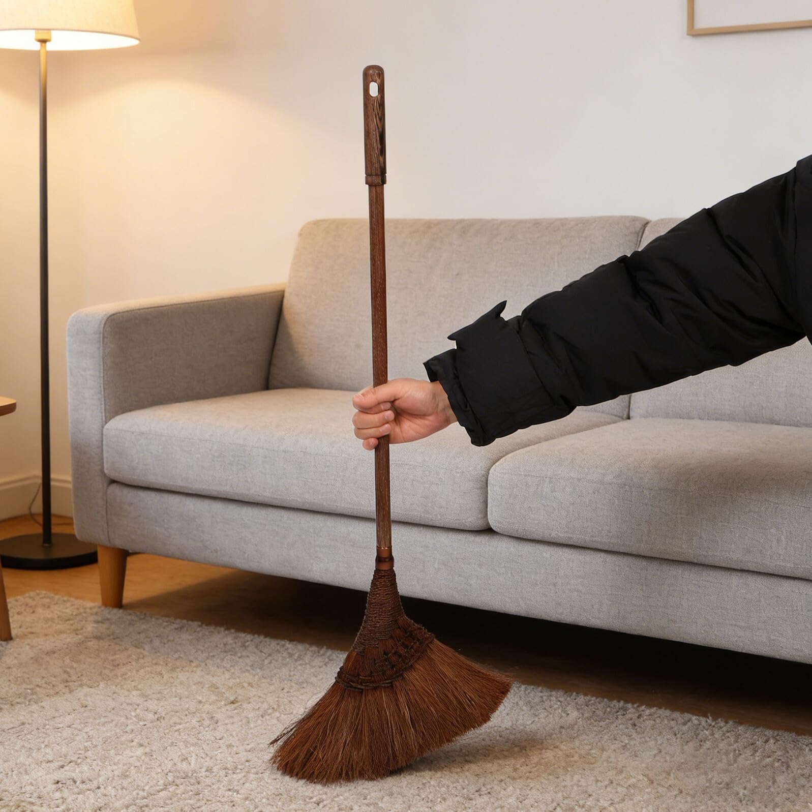 Scopa a Spinta Domestica con Manico in Legno, Setole Spesse e Dense Antistatiche, Scopa per Interni ed Esterni per Pavimenti Delicati, Cortile e Negozi, Strumento di Pulizia
