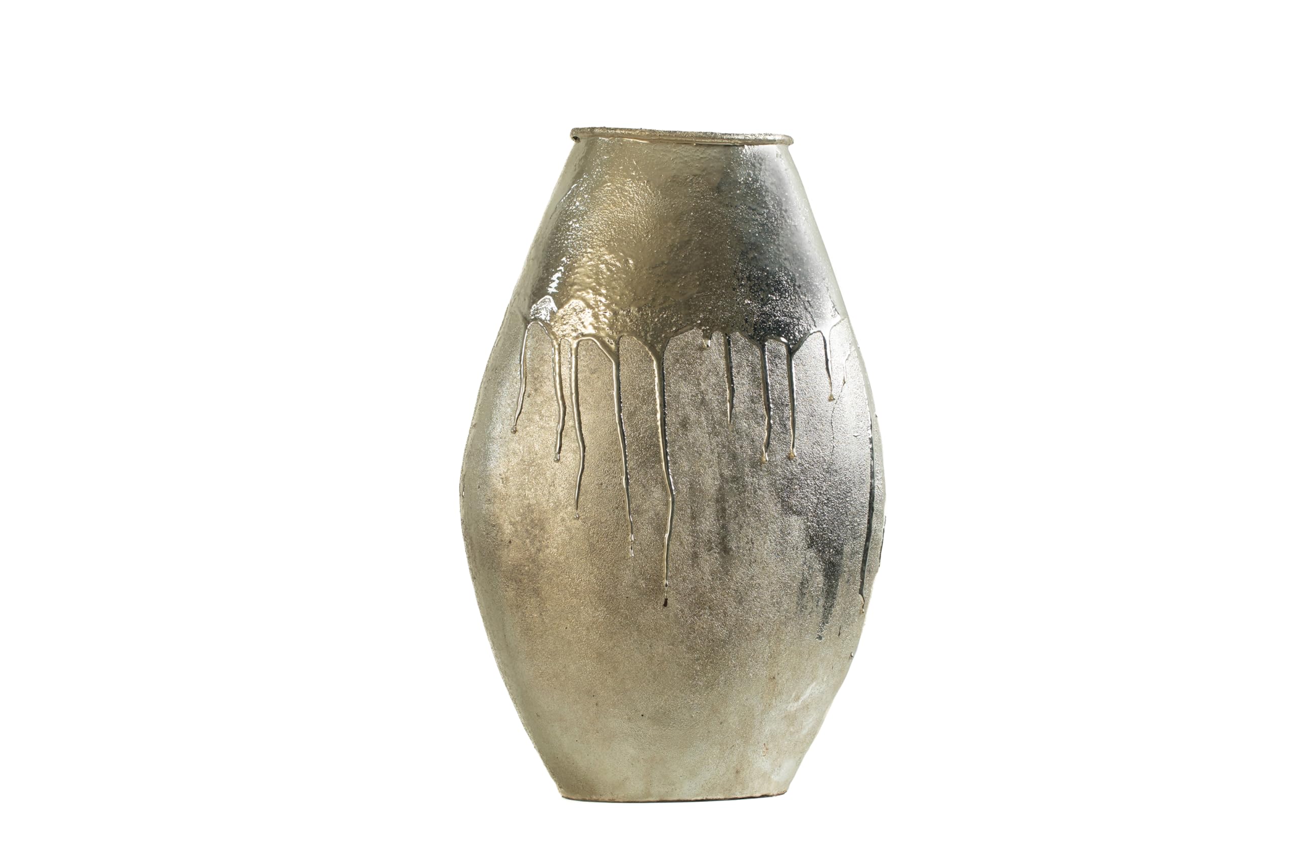 Vase en aluminium champagne fluide idéal pour sublimer votre salon