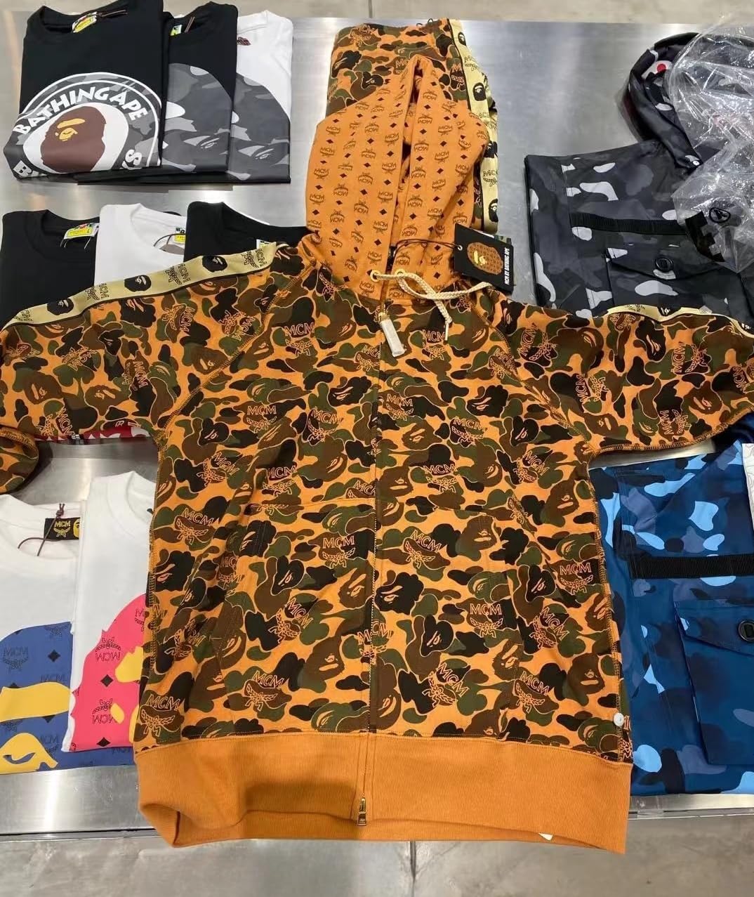 Bape X MCM ジッパーパーカ