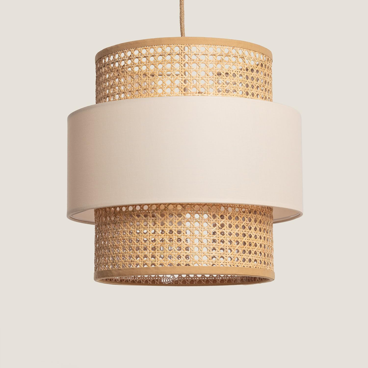 LEDKIA Lampada Sospensione Rattan e Tessuto Amaia Beige | Design Elegante e Versatile | Ideale per Ambienti Rustici o Contemporanei | Facile Installazione