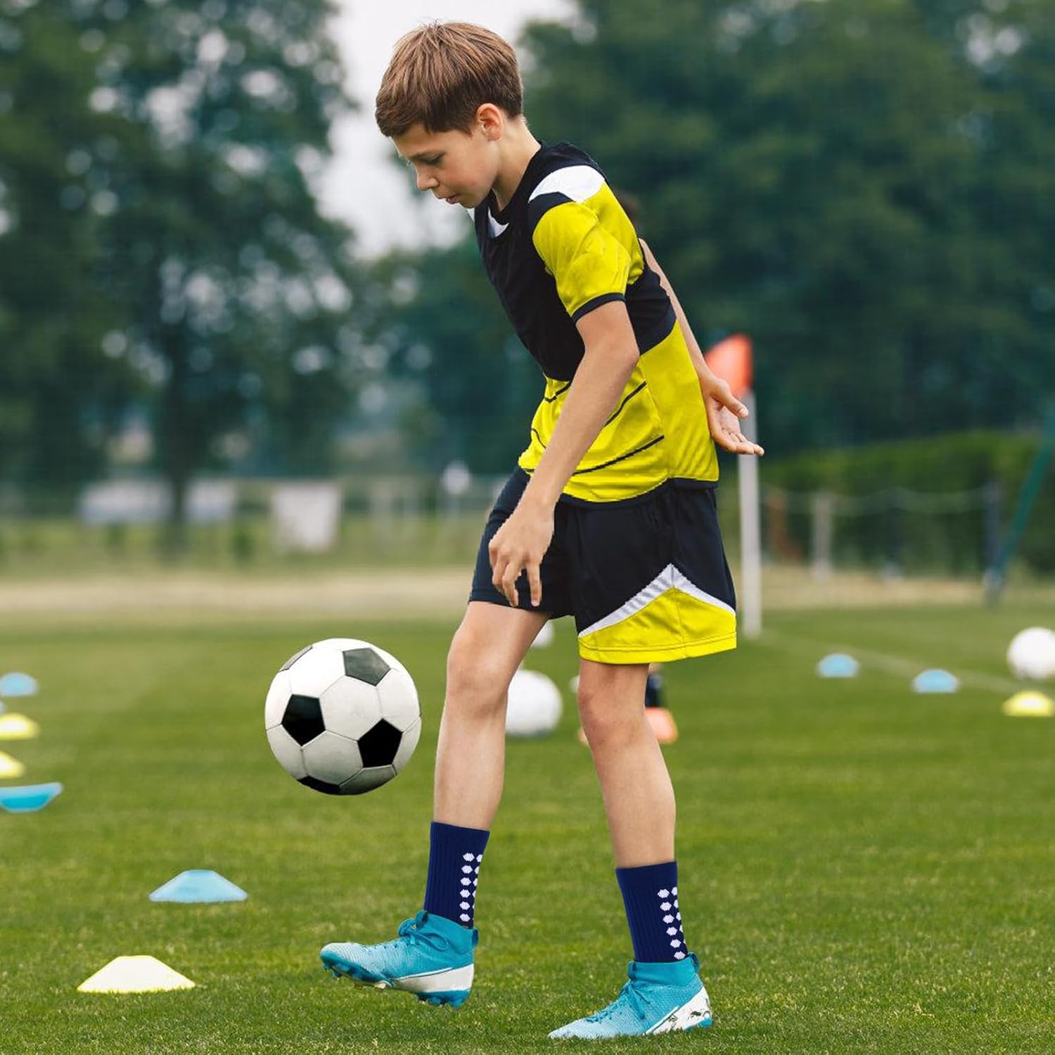 Ultrafun 5 Pairs Kids Youth Grip Soccer Socks Cushioned Non Slip Football Athletic Sports Socks