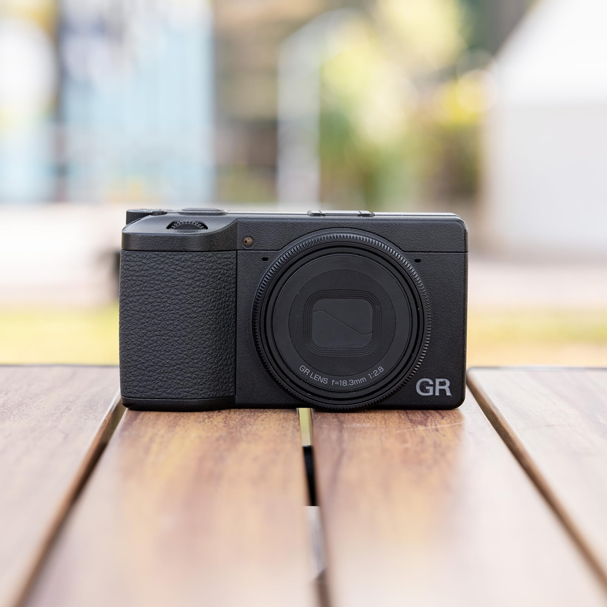 JJC Metalowy pierścień dekoracyjny obiektywu kompatybilny z aparatem Ricoh GR IV GR4 zastępuje oryginalną nasadkę pierścieniową Ricoh GN-3 (czarny)