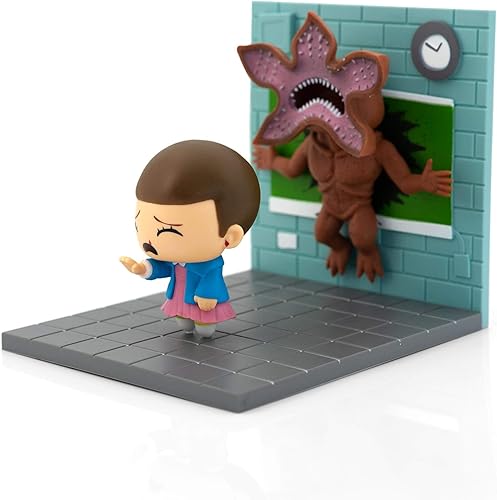 Miniatura 2 de Stranger Things Eleven Vs. Demogorgon - Diorama exclusivo | Figura coleccionable de SuperEmoFriends | Diseño artístico por JSalvador