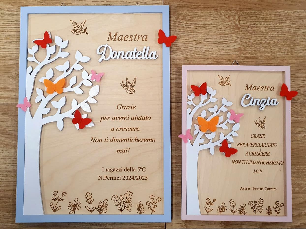 Quadro di Ringraziamento per Maestra Maestro Personalizzato, Decorazione in Legno con Farfalle ed albero della vita, idea regalo di fine anno, chiusura scuola - dedica personalizzata