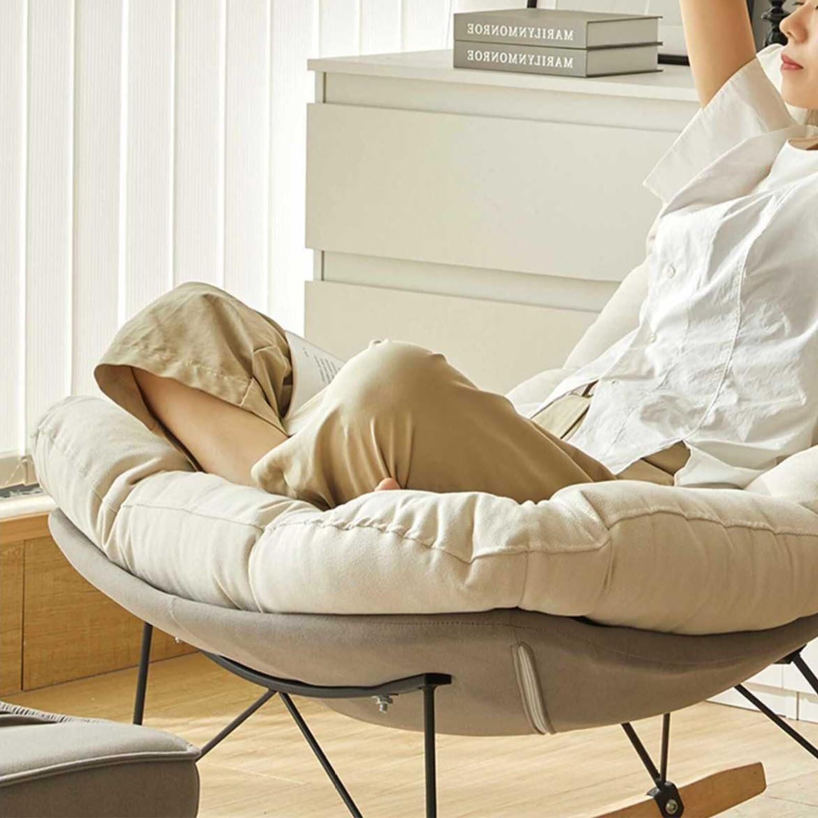 Poltrona Dondolo Reclinabile Imbottita Sedia Dondolo Moderna con Schienale Alto Tessuto,Poltrona Imbottita Con Base Legno for Soggiorno Camera Letto(Grey)