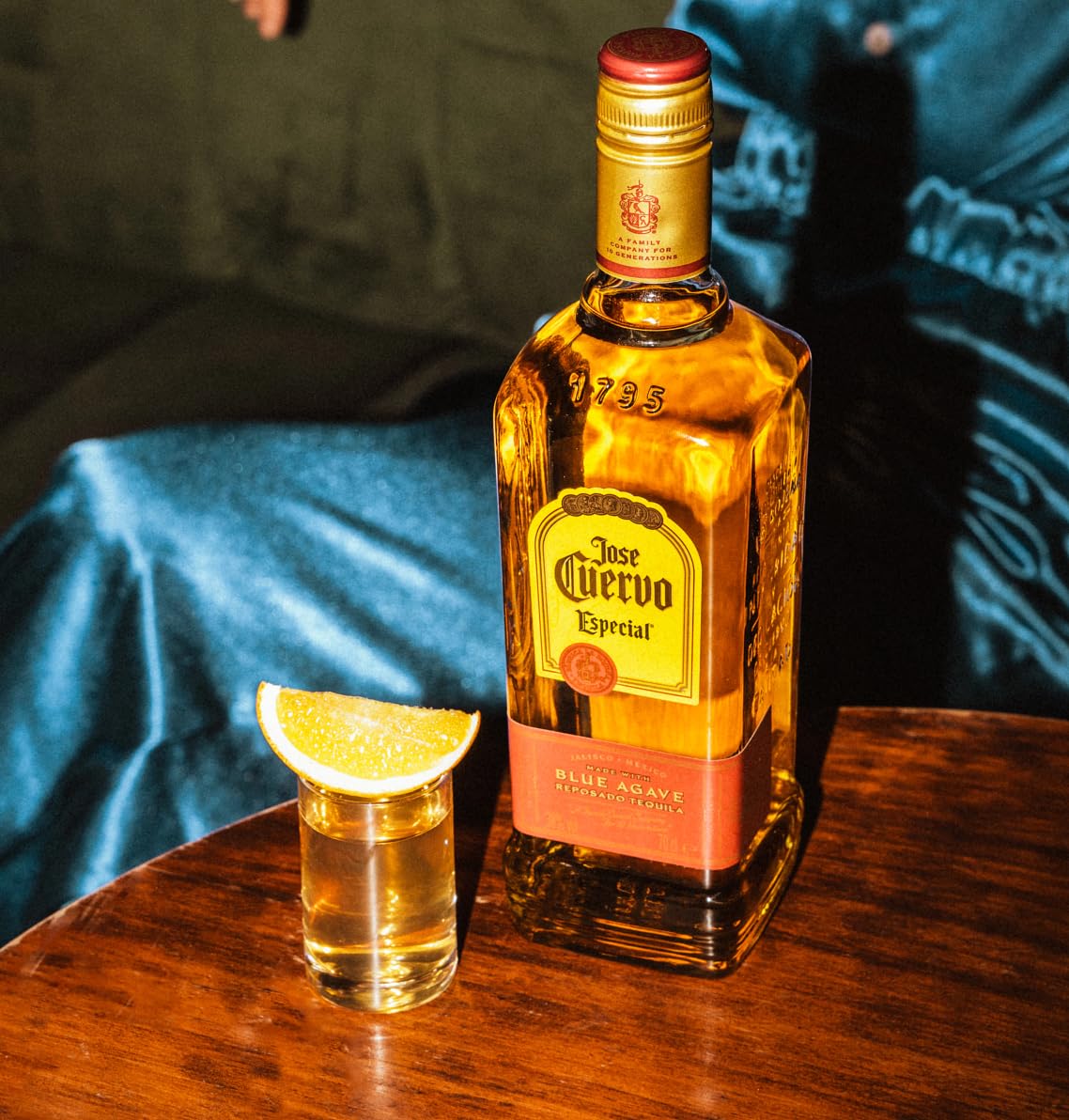 Jose Cuervo Especial Reposado Original Tequila Mexiko | Mexikanischer Tequila | 35% vol. | 0,7 l