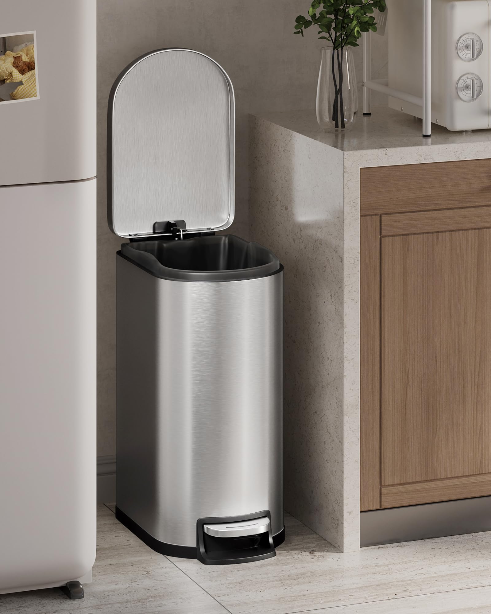 50 Liter Mülleimer Küche aus Edelstahl mit Deckel, Schlank und Rostfrei, Großes Fassungsvermögen, Fußpedal-Metal-Abfalleimer mit Innenbehälter, Griff an der Rückseite, Soft-Close-Deckel, Silber