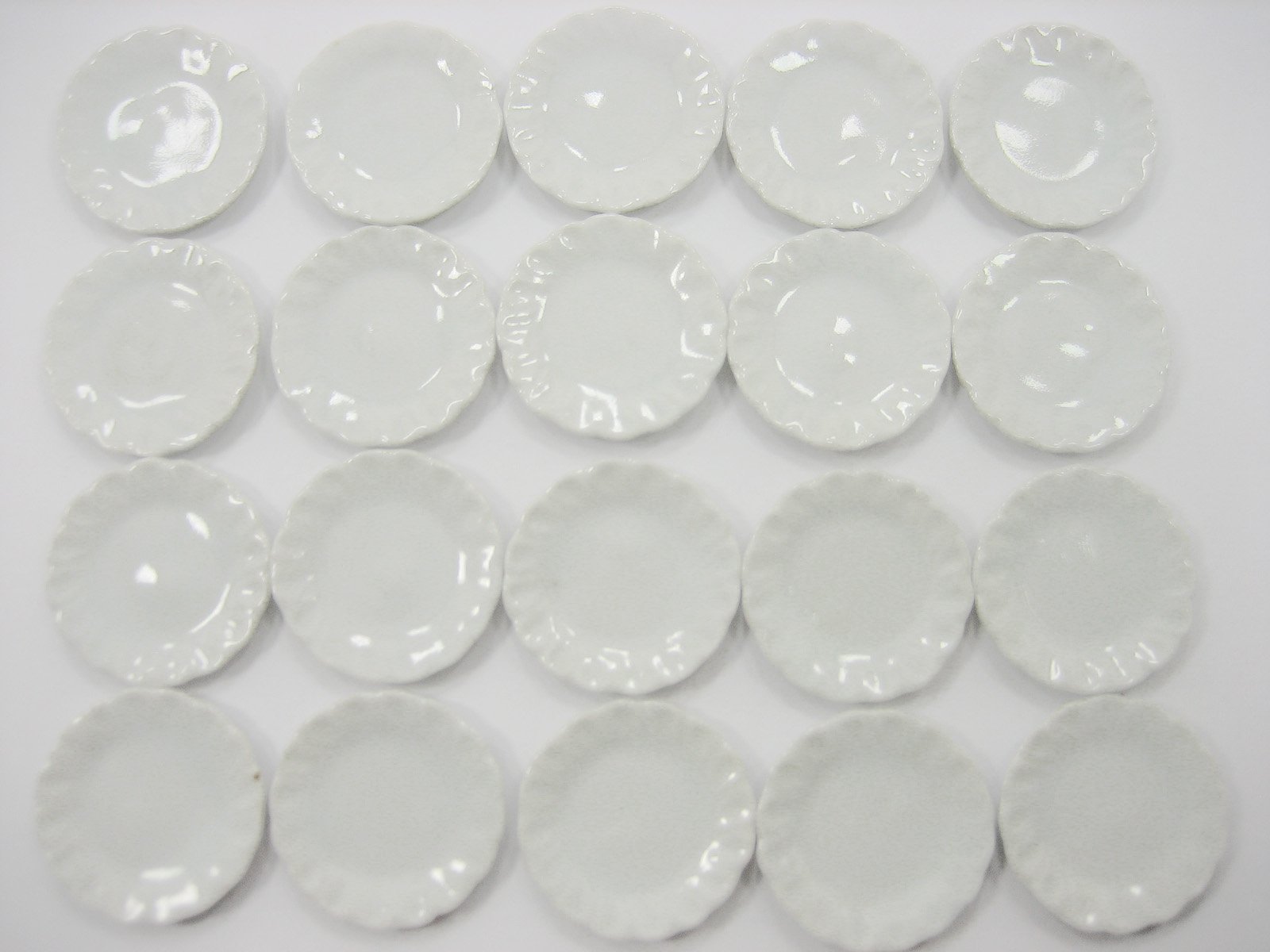 Dollhouse Miniatures Kitchen Ceramic 20 Mini White Round Plate Dish 2.5cm 1866
