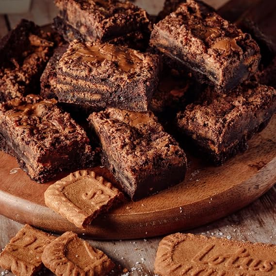 Wilfreds Biscoff® Brownies 12 Pack – Letterbox Brownies with Belgian Chocolate & Biscoff® Biscuits – Perfect Chocolate Gift for Birthdays, Thank You, Corporate Gifting & Home Treats (Plain No Sleeve)