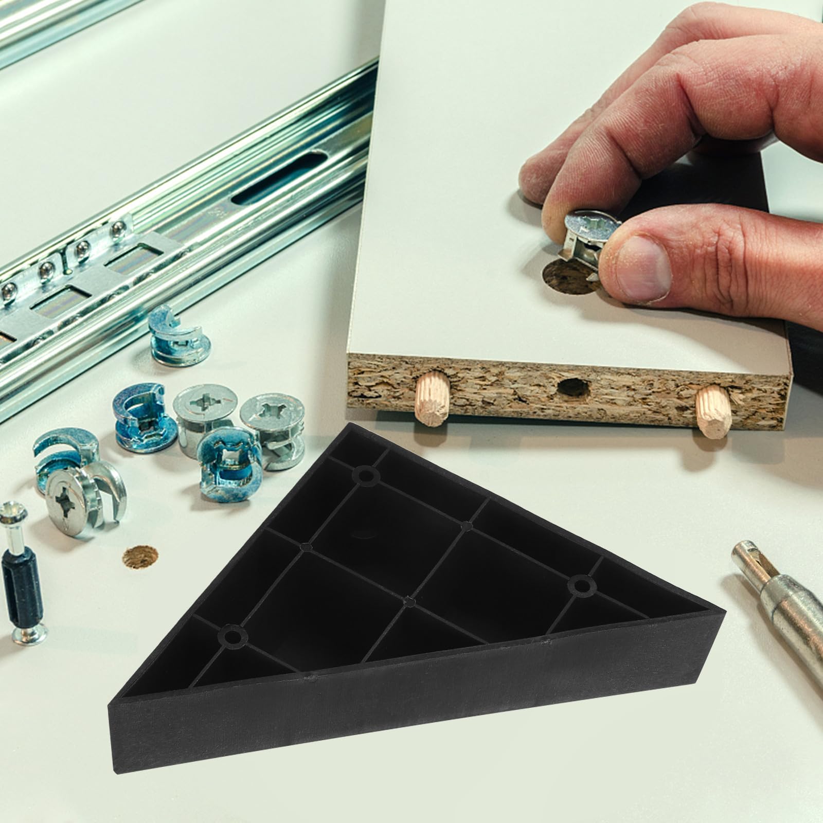 Piedini per Mobili Triangolari in Abs Neri 8 Pezzi | Viti Incluse, Design Antiscivolo e Resistente All’umidità, Adatti per Divano e Letto
