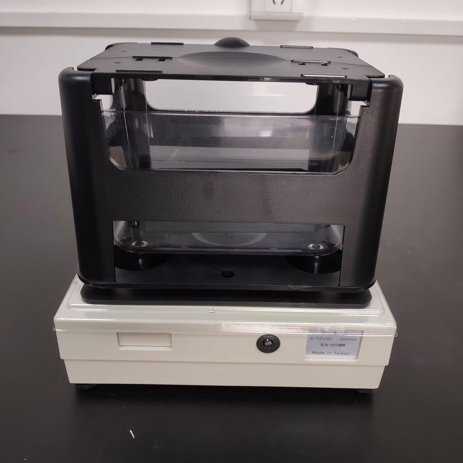 Solids Densimeter for Ore Jewelry Metallic Densimeter Digital Density Meter with Max Weighing 2000g Precision 0.01g Measuring Range 0.001 to 99.999g/cm3