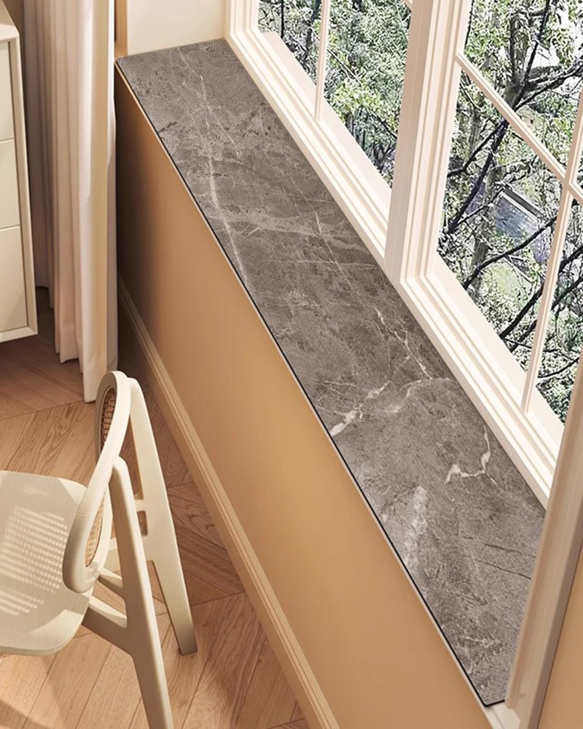 Tapis de fenêtre en baie marbre gris pour un intérieur propre et sain