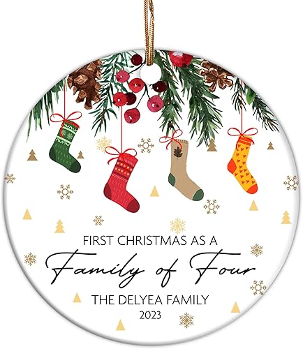 Regalo personalizado para la primera Navidad como una familia de adornos, adorno de Navidad para la familia, decoración personalizada para el árbol