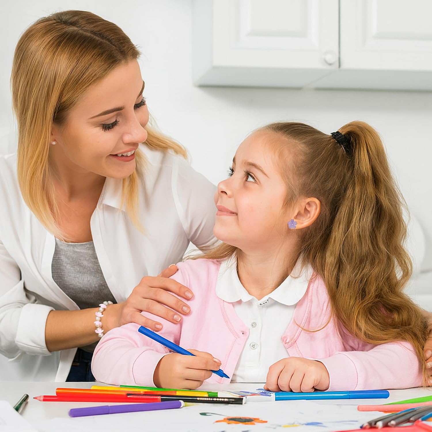 100pcs Cherry Blossom Beads, 5-Petal Acrylic Flower Beads with Gold-Plated Edge Floral Spacer Charms for Jewelry Making Earrings Bracelets Necklaces (Mixed Colors) - Image 3