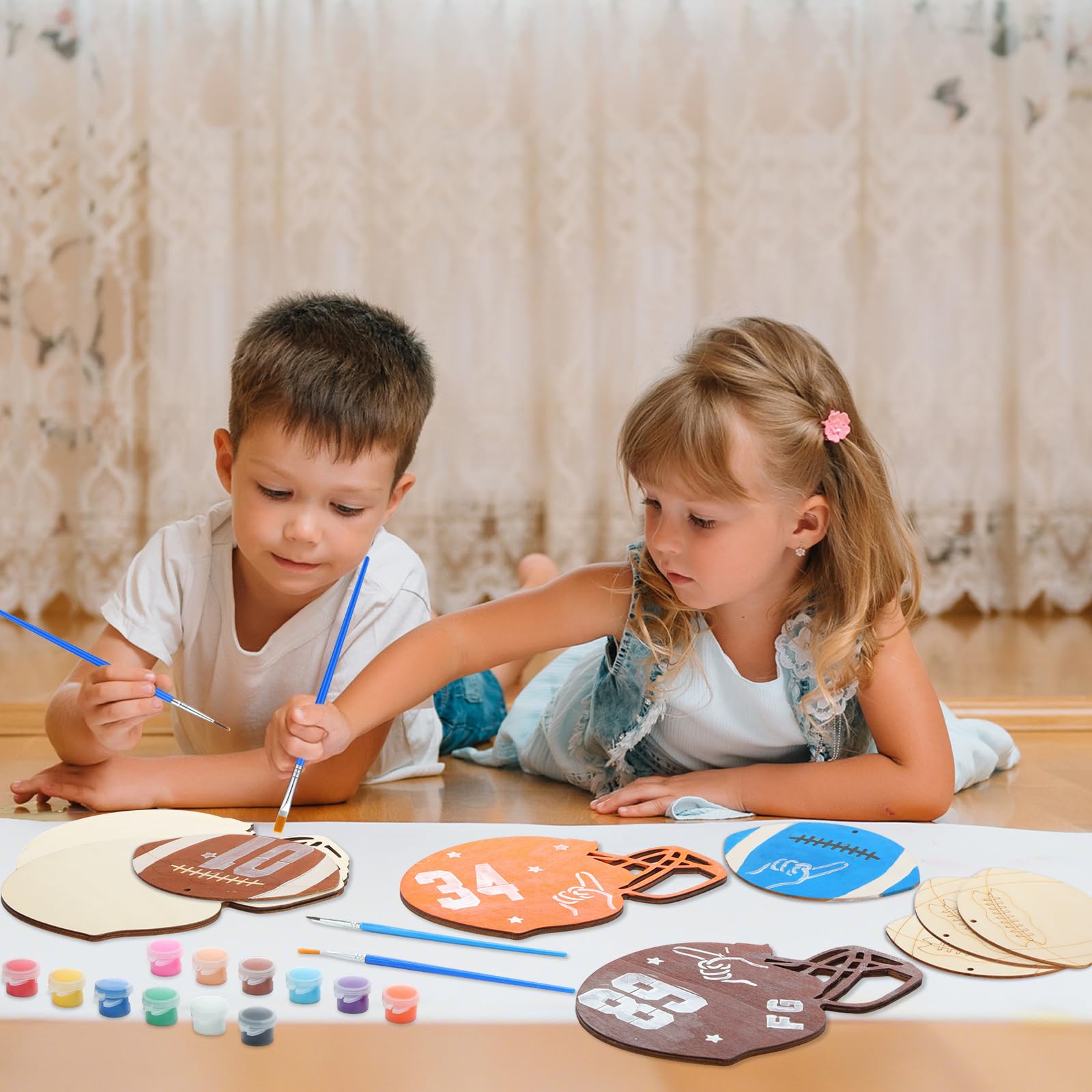DoubleFill 36 pezzi di artigianato da calcio per bambini, grandi palline da calcio in legno non finite, kit per fai da te, decorazioni per feste a tema, borsa regalo, premio (casco e calcio)
