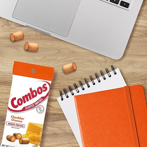 Miniatura 6 de COMBOS PRETZEL DE QUESO CHEDDAR 3 onzas por bolsa, 12 unidades