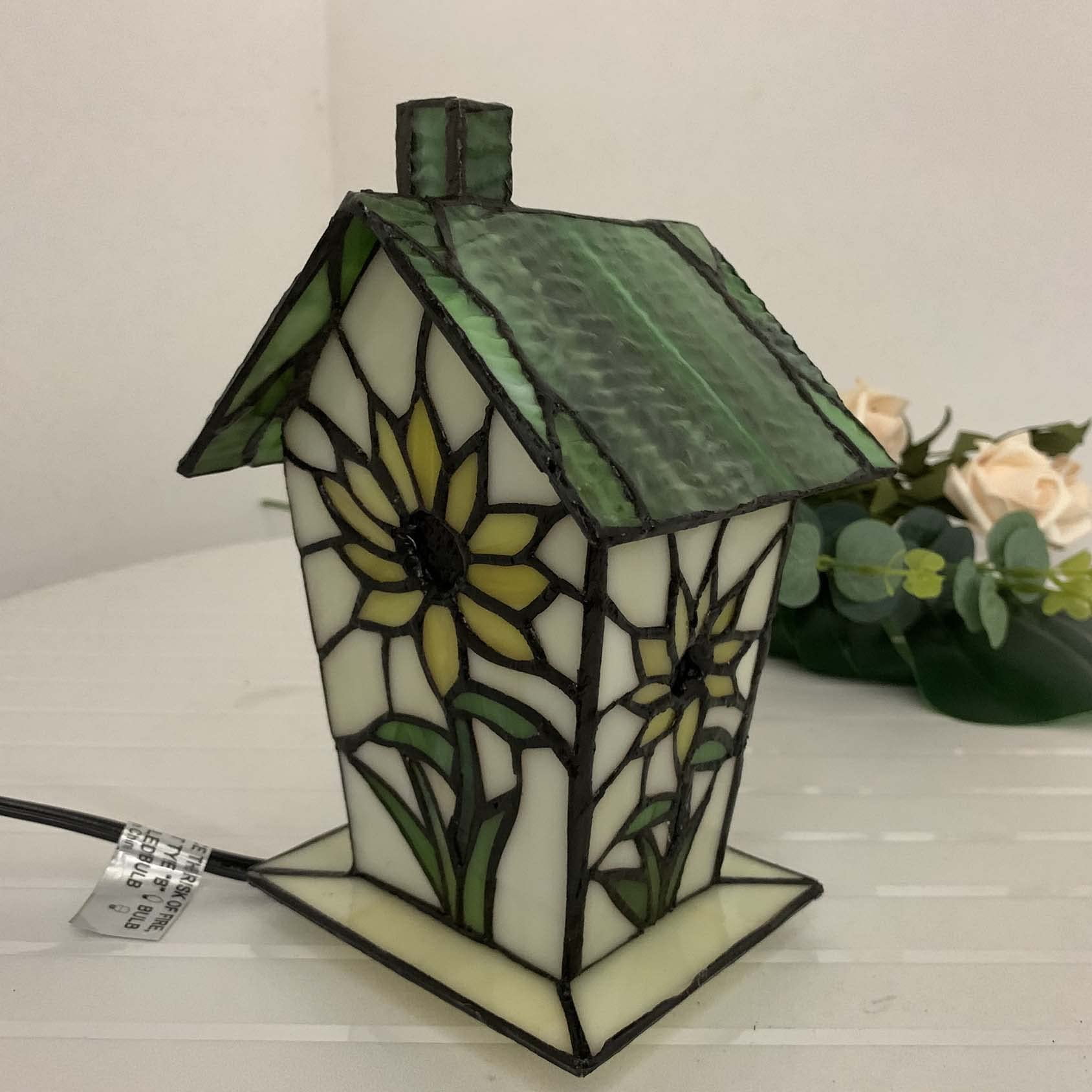 Bieye L30781 Lampada da tavolo a forma di casetta per uccelli in vetro colorato in stile Tiffany per l'arredamento della casa (altezza 7 pollici, girasole)