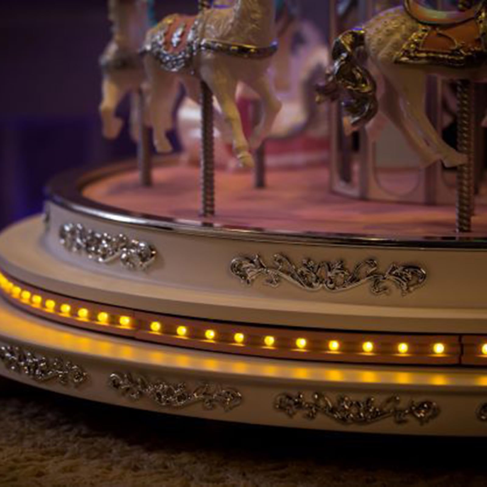 Carrusel De Papá Noel Merry Go Round, Mini Carrusel Eléctrico con Bluetooth, Decoraciones Navideñas Animadas, con Música Y Luces LED, para Regalo Navideño, Decoración del Hogar