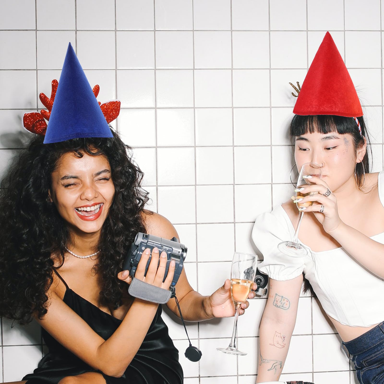 POPETPOP Lot de 7 bonnets d'elfe de Noël et accessoires de fête d'Halloween, couvre-chefs d'elfe colorés en feutre pour costumes de cosplay, chapeaux de fête unisexes pour fêtes de Noël et
