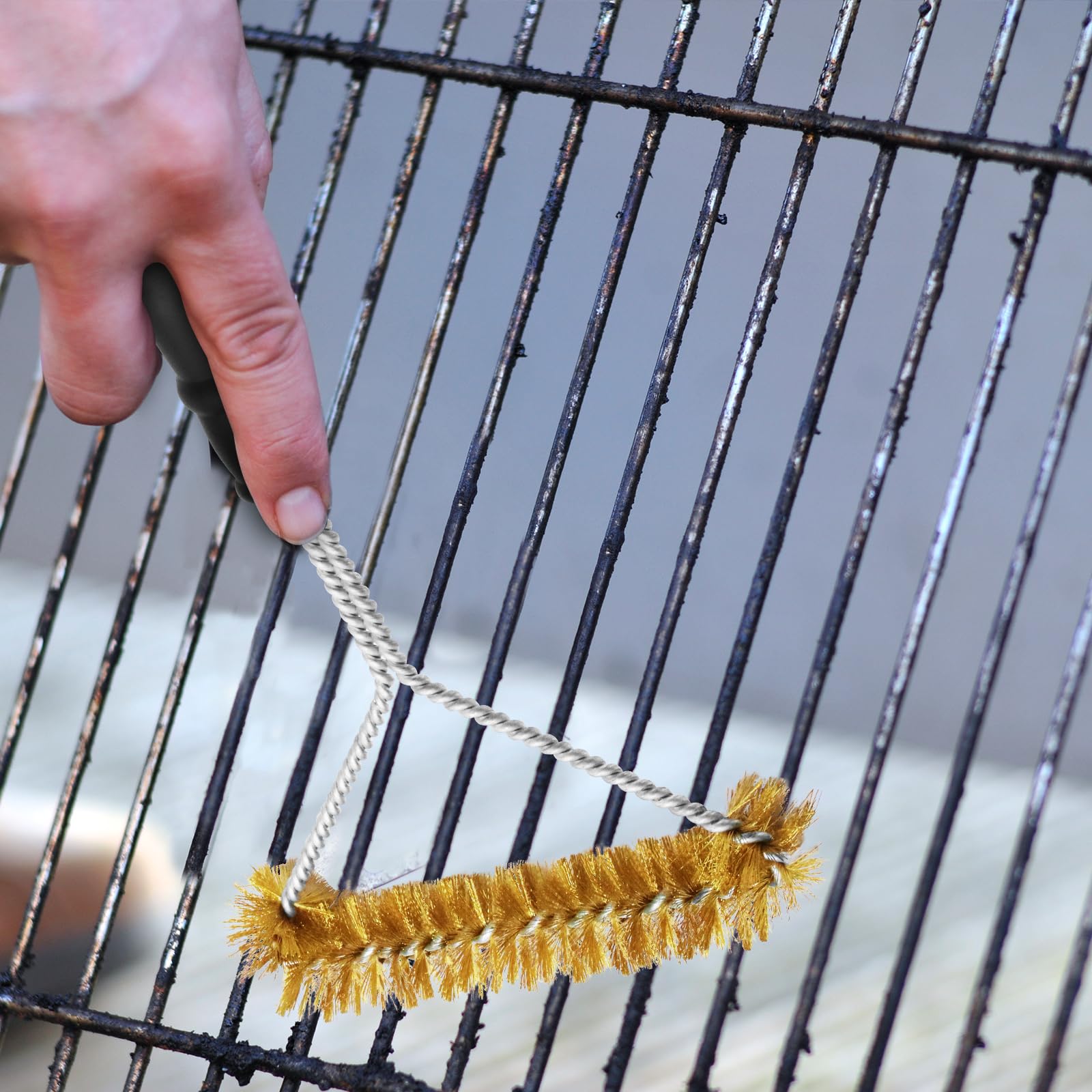 Spazzola Triangolare Per Barbecue Nutabevr - Setole Ottone, 30.5cm, Pulizia 360° Per Griglie - Foto 2