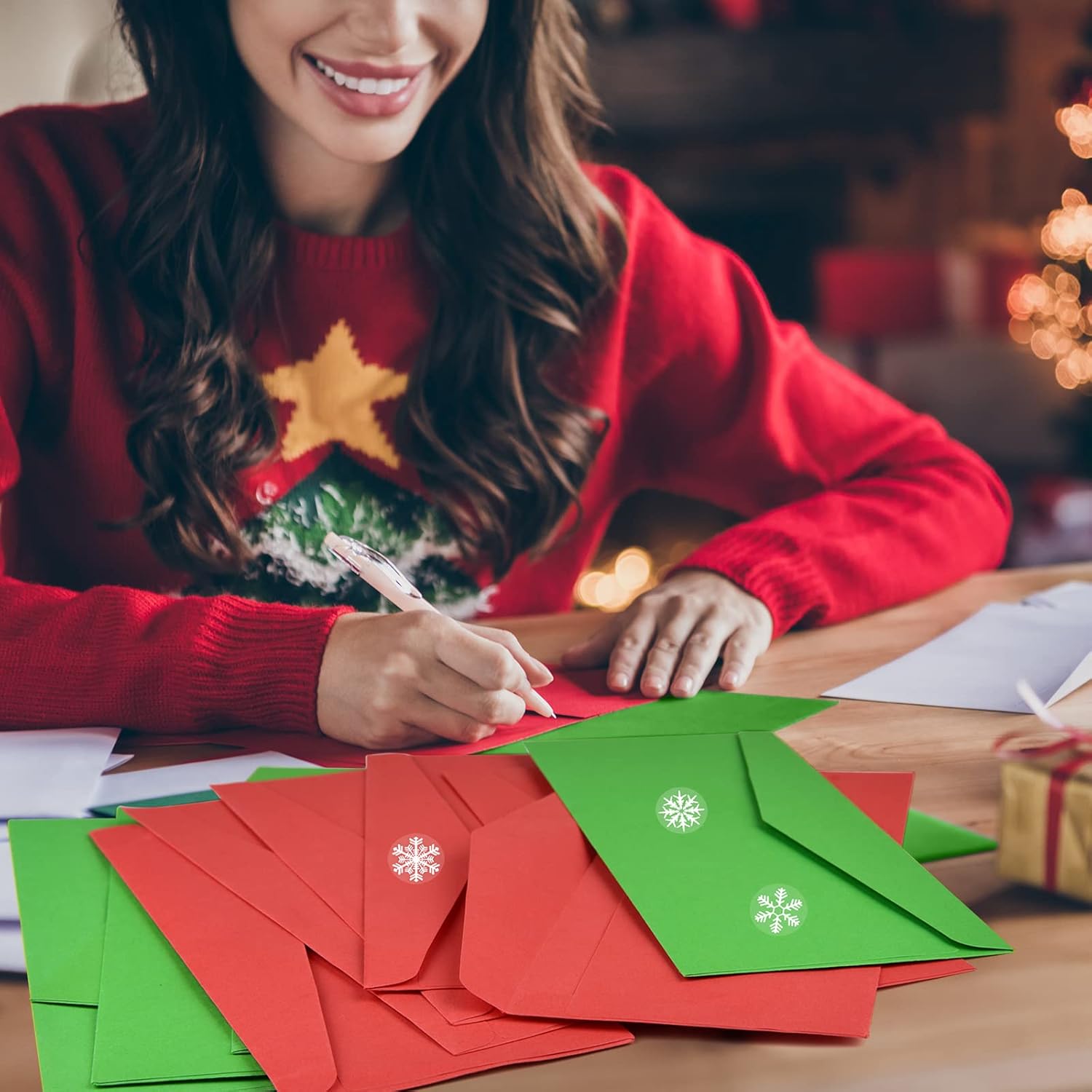 500 Pieces #10 Regular Bussiness Envelopes Bulk (9.45 x 3.94 Inches) Christmas Greeting Card Envelopes Perfect for Checks, Invoices, Letterhead, Letters, Currecy (Red and green)