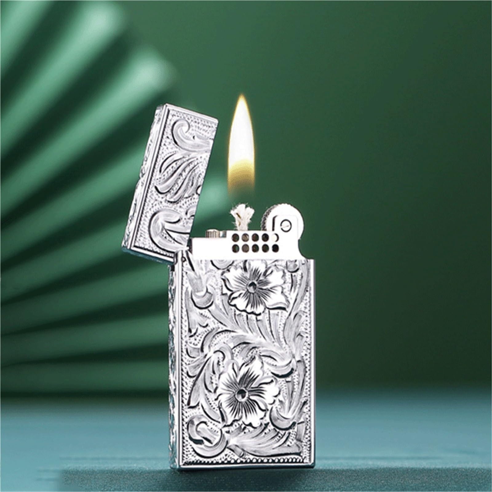 High-End-Luxus-Petroleumfeuerzeug, handgeschnitztes Messingfeuerzeug, klassischer Klavierklang, Geschäftsgeschenk, Geschenk for Männer und Väter (Petroleum nicht im Lieferumfang enthalten)(Silver)