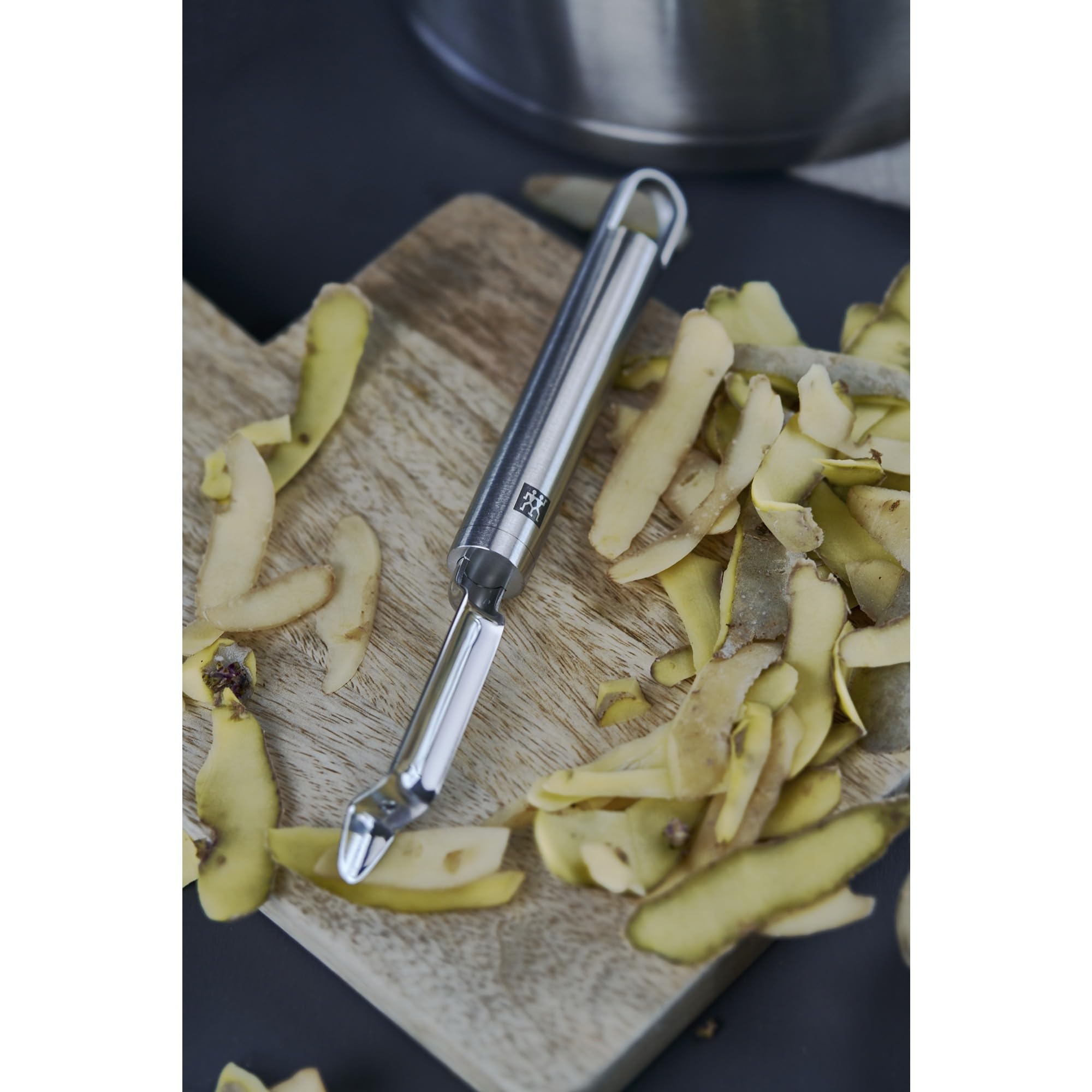 ZWILLING Pro Swivel Peeler