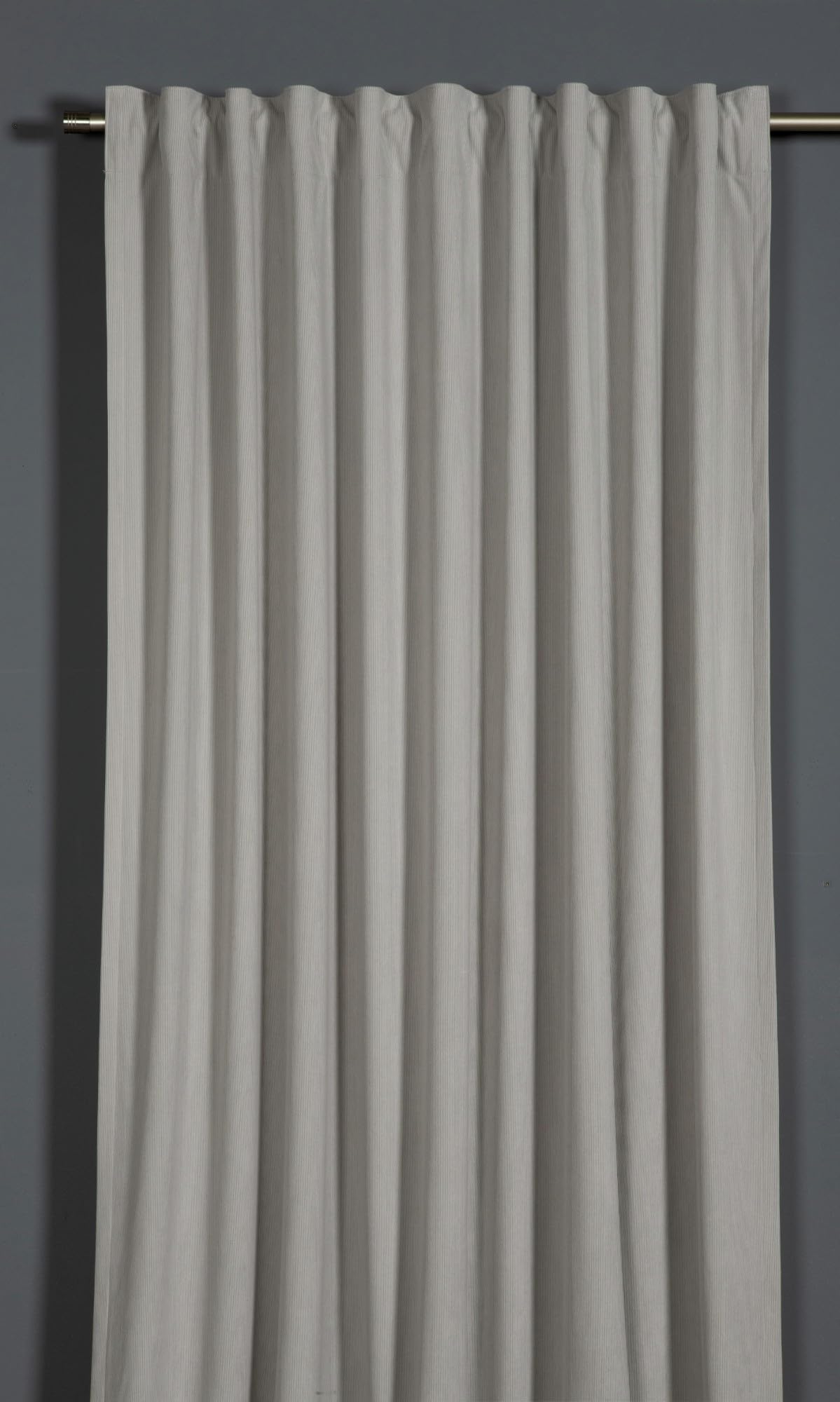 Rideaux tissu opaque gris Sehlbach 135x245 en velours côtelé à bande