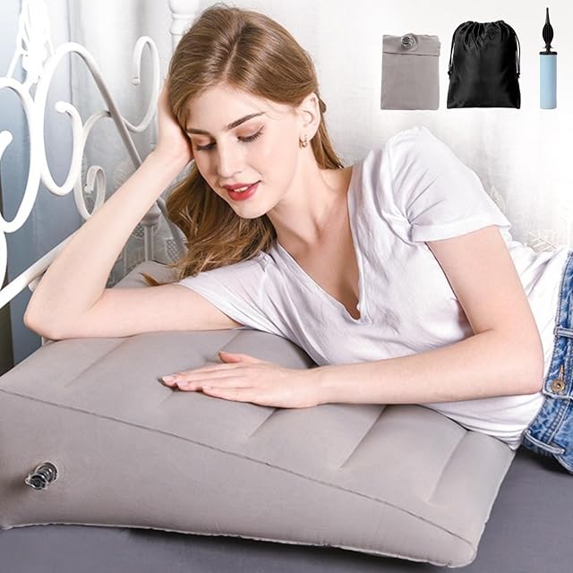 Oreiller de voyage gonflable avec Air Pompe, Oreiller de lit léger portable pour dormir, Oron d'élévation des jambes pour le soulagement de la houle, Oreilleur post-chirurgie triangle avec/Couvercle lavable (gris clair)